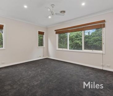 1/1 Austin Street, Hawthorn - Photo 2