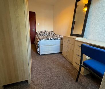 7 bedroom terraced house to rent - Photo 2