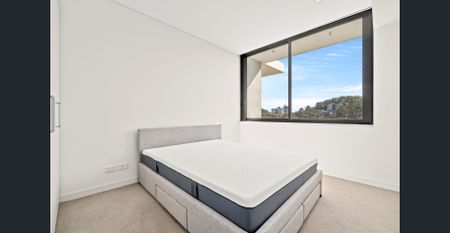 Living in the Heart of Point Frederick - Photo 3