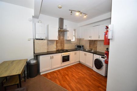 3 bedroom apartment to rent - Photo 4