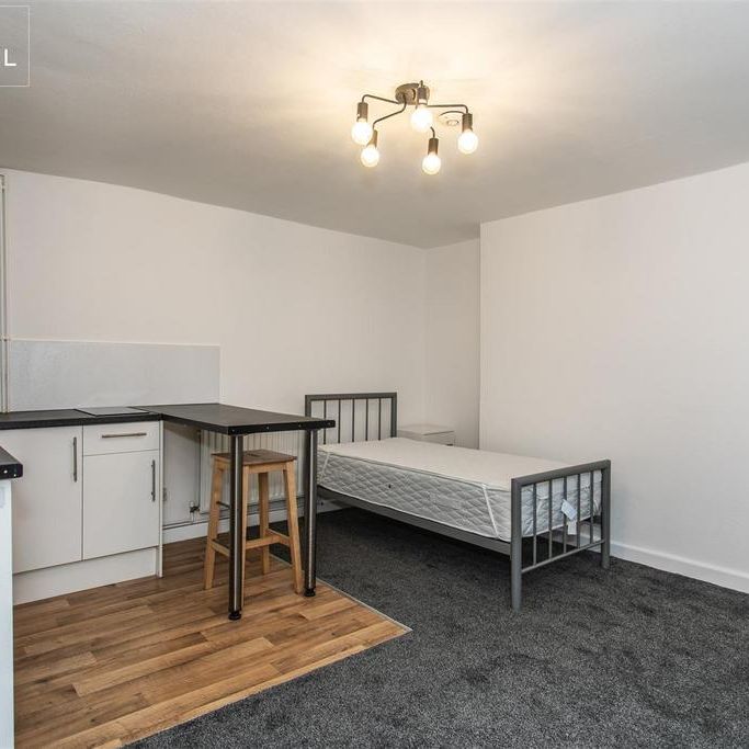 1 bedroom in a house share to rent - Photo 1