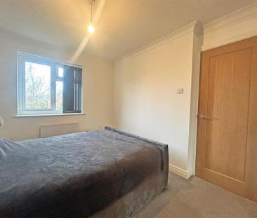 3 bedroom detached house to rent - Photo 4