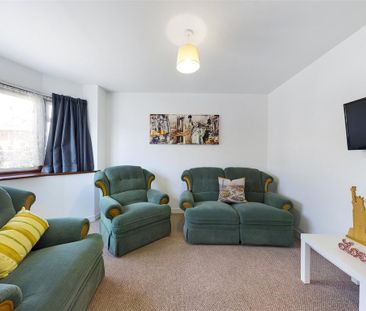 4 bedroom semi-detached house to rent - Photo 1