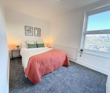 1 bedroom in a house share to rent - Photo 2