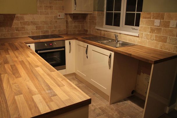 2 bedroom property to rent - Photo 1