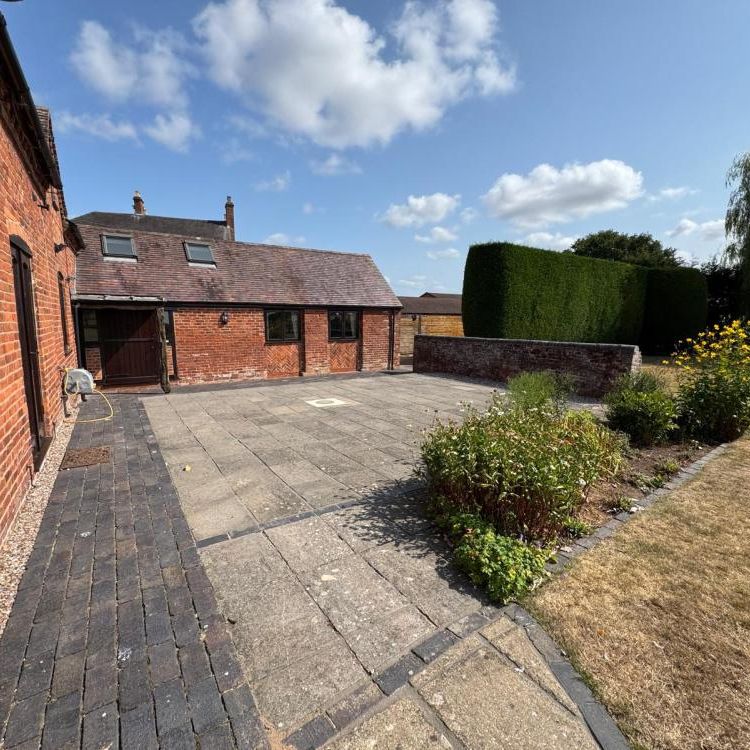 3 bedroom detached house to rent - Photo 1