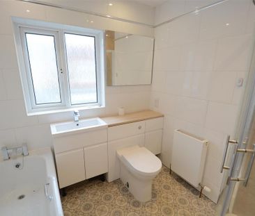 3 bedroom end of terrace house to rent - Photo 6