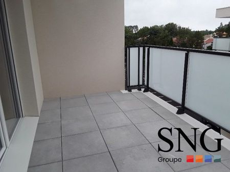 T2 AVEC TERRASSE ET DEUX PARKINGS - Photo 5