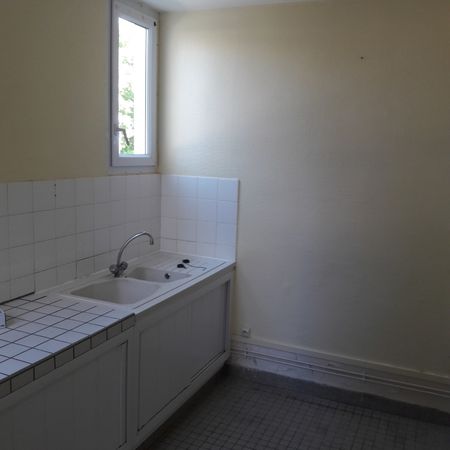 T2 de 41 m² - 18 rue de la charme Châtillon-sur-Seine - Photo 4