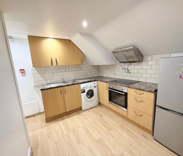Two double room close to ilford station- 1675 pcm inclusive bills - Photo 2