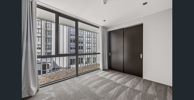 Designer living in the heart of Surry Hills - Photo 1