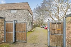 Birkwood Close, London, SW12 - Photo 4