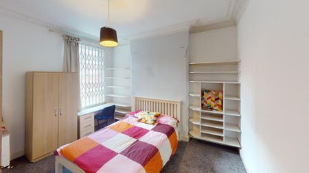 5 bedroom semi-detached house to rent - Photo 3