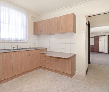 PRIVATE STUDIO IN CENTRAL LOCATION - Photo 5