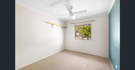 Beautifully presented contemporary home in great location - Photo 5