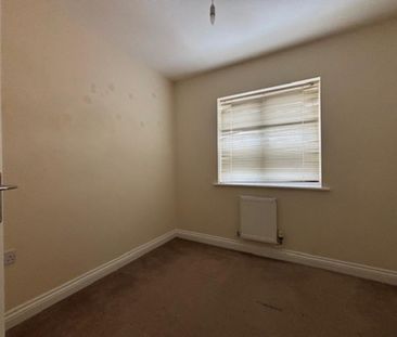 4 bedroom semi-detached house to rent - Photo 4