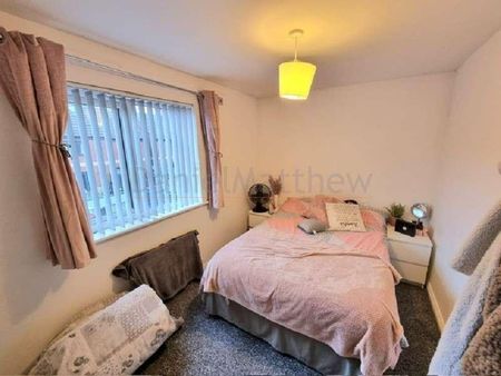 Mariners Walk, Barry, The Vale Of Glamorgan, CF62 - Photo 3