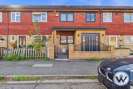 3 bedroom terraced house to rent - Photo 2