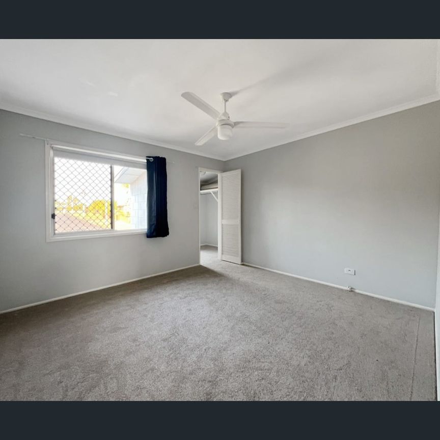 20 Saunders Street, Point Vernon, Qld 4655 - Photo 1