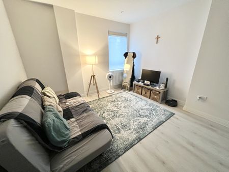 Ashwood House, 16-22 Pembroke Broadway, Camberley, GU15 - Photo 2