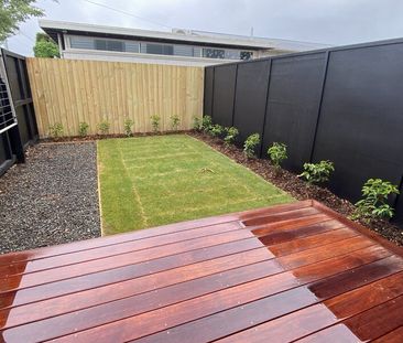 Modern Townhouse - Photo 4