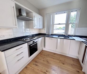 4 bedroom terraced house to rent - Photo 6