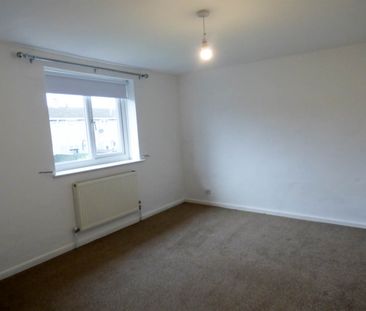 3 bed house to rent in Scarborough Parade, Hebburn, NE31 - Photo 2