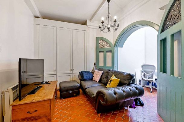 Nestled within glorious gardens and grounds, The Bellhouse is a townhouse wing of Hitcham House a remarkable Grade II listed Gothic Revival country home - Photo 1