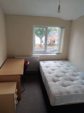 Room in a Shared House, Quinton Road, B17 - Photo 3