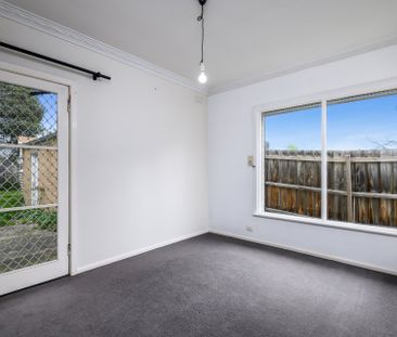 Spacious 3-Bedroom Home in Prime Location - Photo 3