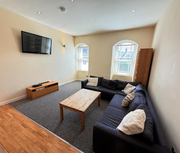 Flat 2 Seion Chapel Ambrose Street - Photo 3