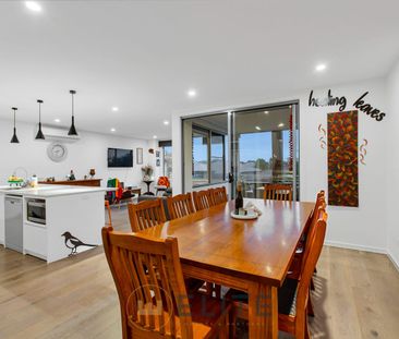 Popular Berwick Location - Contemporary Living - Photo 2