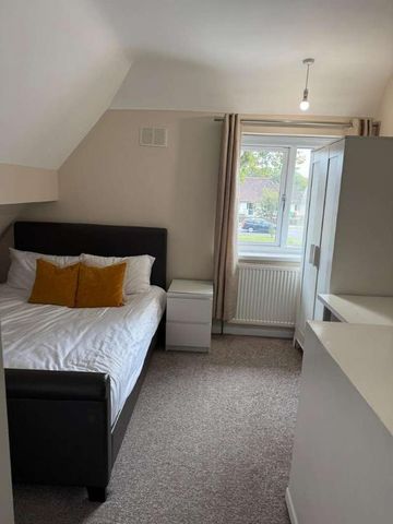 Middleton Boulevard: Bedroom Student (jubilee), NG8 - Photo 5