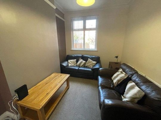6 bedroom terraced house to rent - Photo 1
