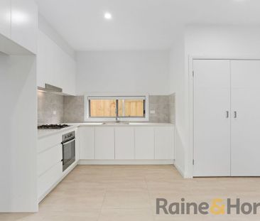 Modern & Low-Maintenance Granny Flat in Gledswood Hills - Photo 3