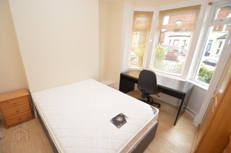 3 Lisburn Avenue, Belfast, BT9 7FX - Photo 2
