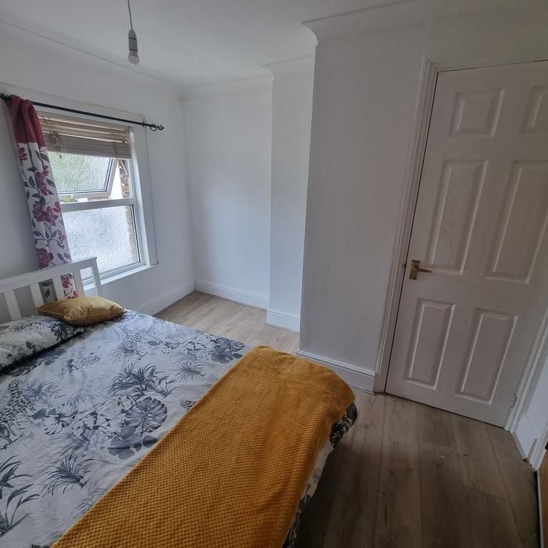 House share to rent - Photo 1