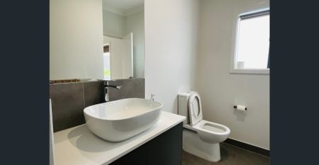 Private Ensuite Room with Courtyard - All Bills & Internet Included | From $300/week - Photo 5