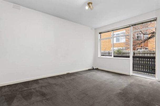 Two-Bedroom Apartment in a Convenient Central Location - Photo 1