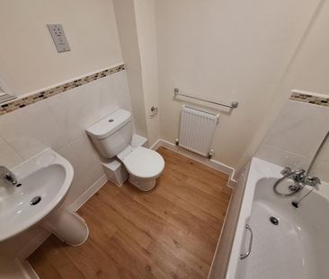 2 bedroom semi-detached house to rent - Photo 4