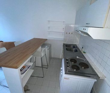 Location Appartement 2 pièces 31m² LYON 7ème - Photo 5