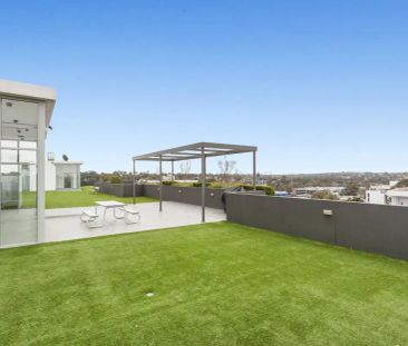“Light-Filled 2-Bedroom Apartment Matching Comfort and Convenience” - Photo 2