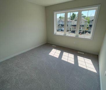 For Lease - 26 Tumblewood Place, Welland, Ontario - Photo 4