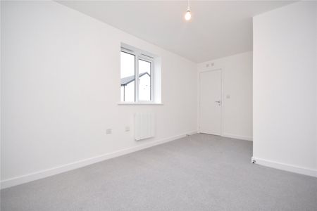 1, Howley Avenue, Churwell, Leeds, LS27 7FW - Photo 3