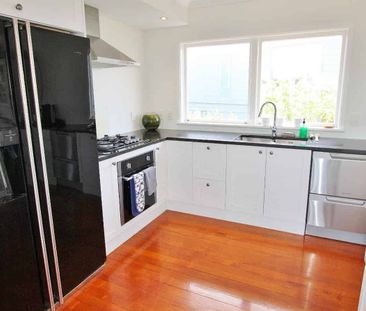 Fabulous Family Home - Photo 1