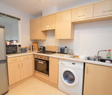 2 bedroom flat to rent - Photo 5