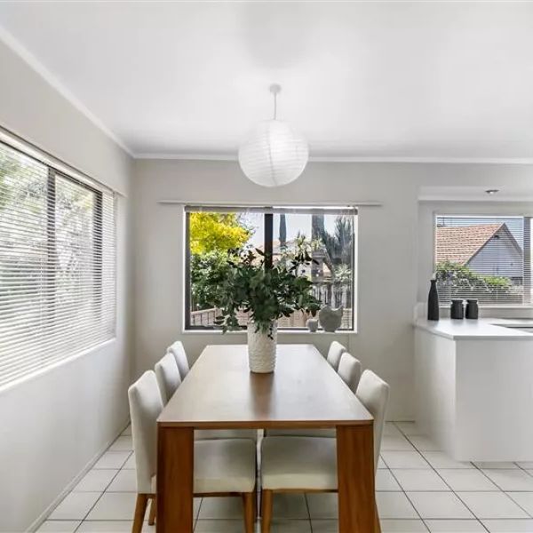 Great Three Bedroom House - Photo 1