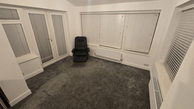 5 bedroom semi-detached house to rent - Photo 1