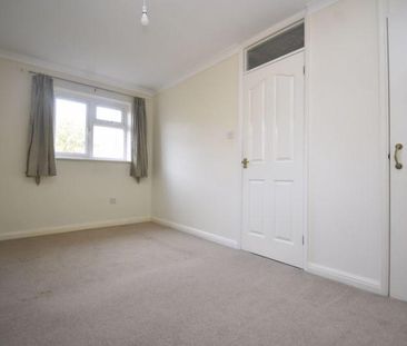 1 bedroom semi-detached house to rent - Photo 4