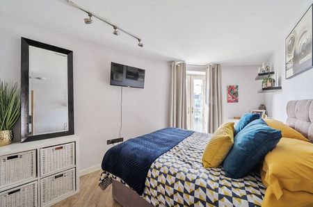 31 Ashley Park Road, Walton-On-Thames - Photo 5